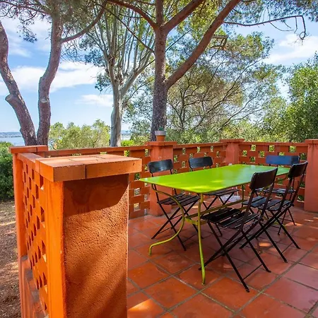 Holiday home Les Grillons *