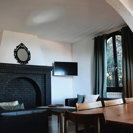 Les Grillons Holiday home *